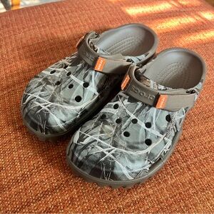 CROCS Men’s Camo All-Terrain Clogs Size 12 Like New Tread Bottoms